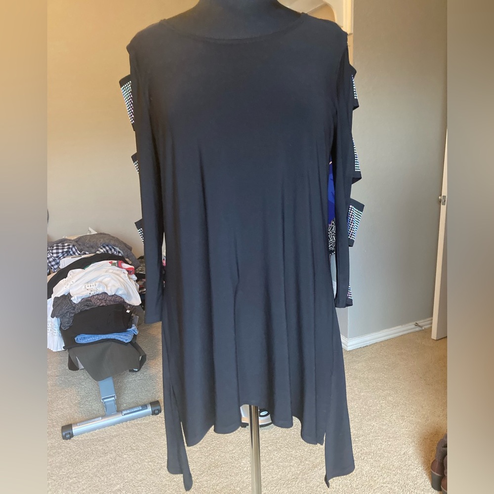 Come N See Chic Black Long Sleeve tunic with Cutout Details and bling! Size S